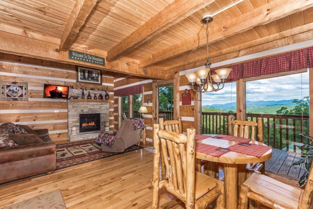סביירוויל View! Private! Hot Tub,Pool Table,Fireplace,Relax! מראה חיצוני תמונה