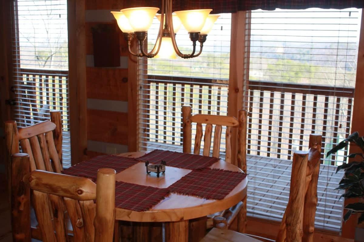 סביירוויל View! Private! Hot Tub,Pool Table,Fireplace,Relax! מראה חיצוני תמונה