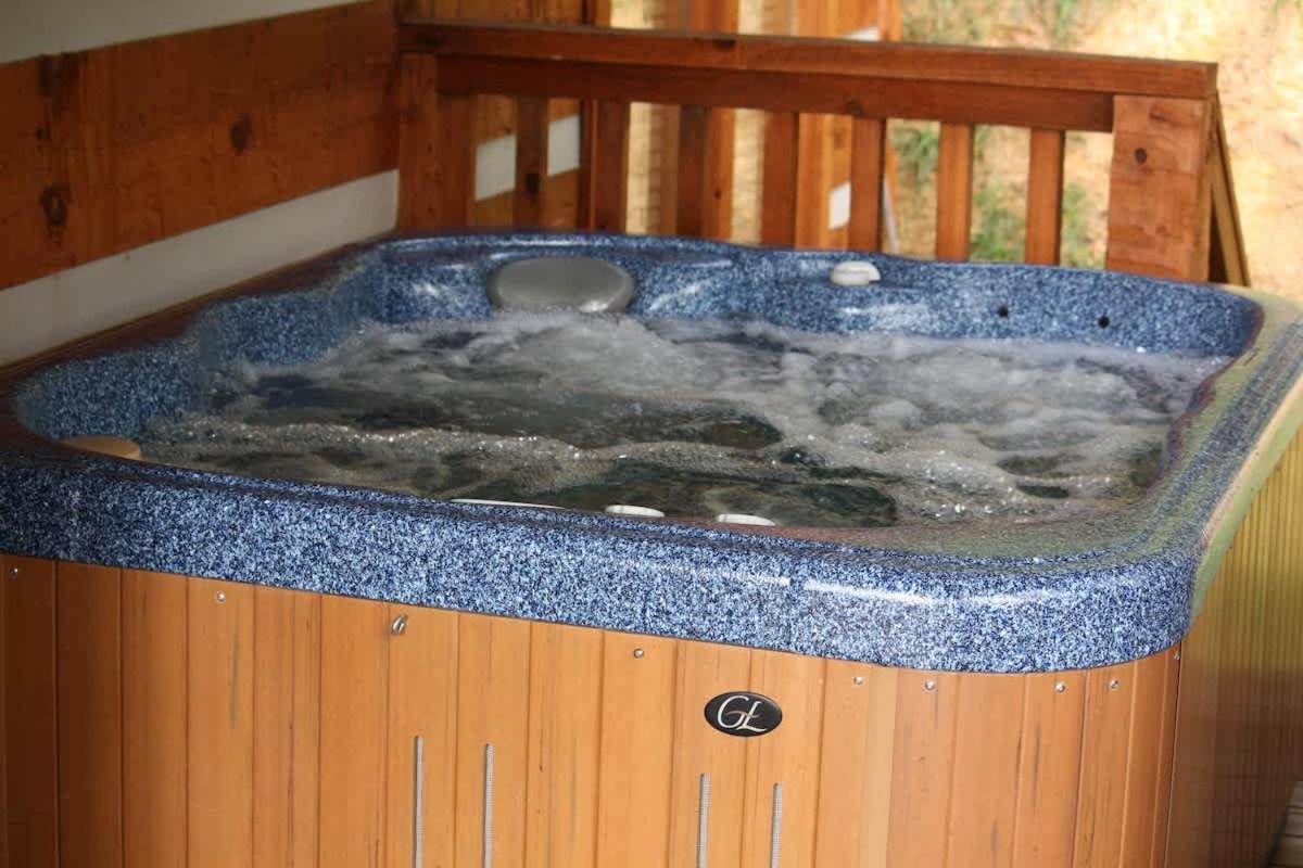 סביירוויל View! Private! Hot Tub,Pool Table,Fireplace,Relax! מראה חיצוני תמונה
